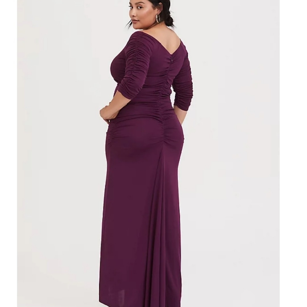 Torrid Size 2 (18/20) SPECIAL OCCASION BURGUNDY